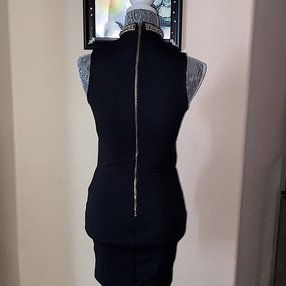 Women's Black sleeveless cut out waist dress size medium - Picture 3 of 8